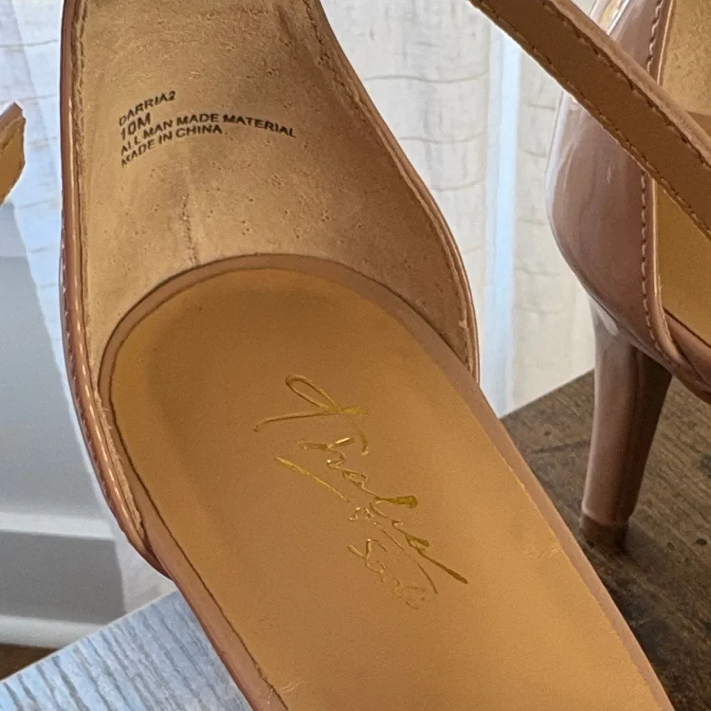 Thalia Sodi Darria Strappy Heels Nude Patent Leather – Size 10